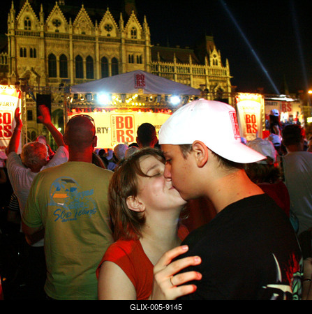Csókrekord a Kossuth téren-stock-foto