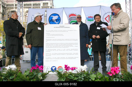 Tüntetés az egészségbiztosítási rendszer átalakítása ellen-stock-foto