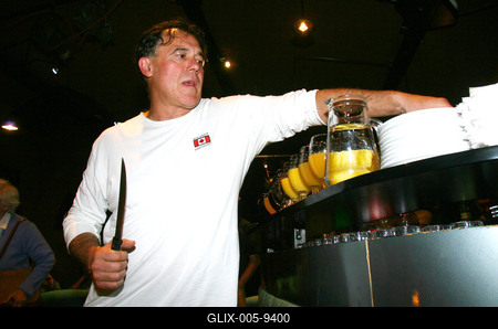 A pulóvergyűjtő századik előadása-stock-foto