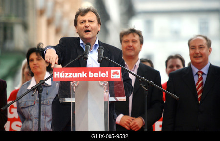 MSZP nagygyűlés a Batthyány örökmécsesnél-stock-foto