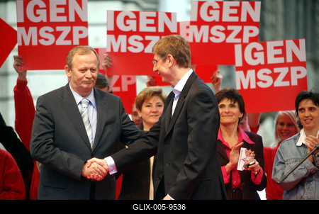 MSZP nagygyűlés a Batthyány örökmécsesnél-stock-foto