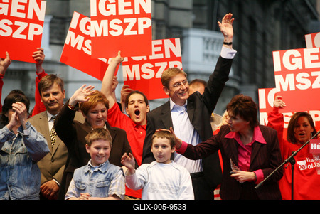 MSZP nagygyűlés a Batthyány örökmécsesnél-stock-foto