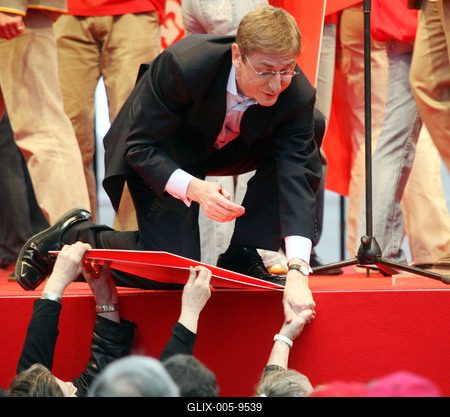 MSZP nagygyűlés a Batthyány örökmécsesnél-stock-foto