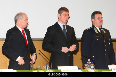 Évet értékeltek a rendőrök-stock-foto