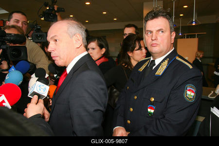 Évet értékeltek a rendőrök-stock-foto