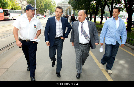 Rogán Antal a Kossuth téren tájékozódott-stock-foto