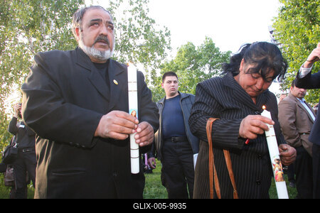 Cigányok és jogvédők tüntetése a rendőrpalotánál-stock-foto