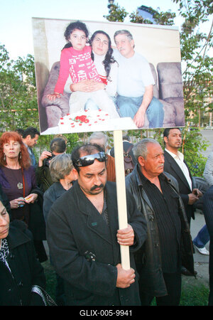 Cigányok és jogvédők tüntetése a rendőrpalotánál-stock-foto