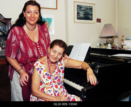 Dávid Viktória és édesanyja-stock-foto