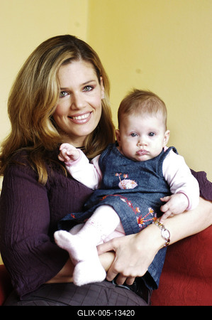 Etter Dalma és kislánya-stock-foto