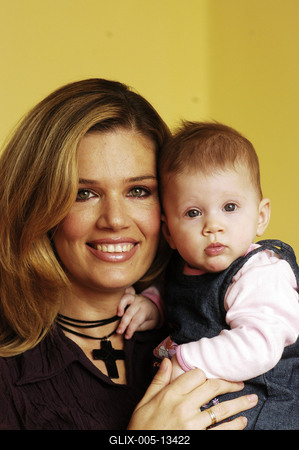 Etter Dalma és kislánya-stock-foto