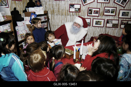 A nagykarácsonyi Mikulás-stock-foto