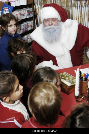 A nagykarácsonyi Mikulás-stock-foto
