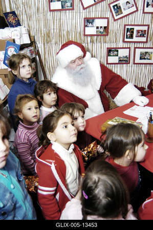 A nagykarácsonyi Mikulás-stock-foto