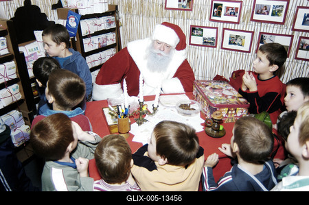 A nagykarácsonyi Mikulás-stock-foto