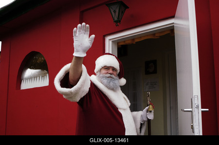 A nagykarácsonyi Mikulás-stock-foto