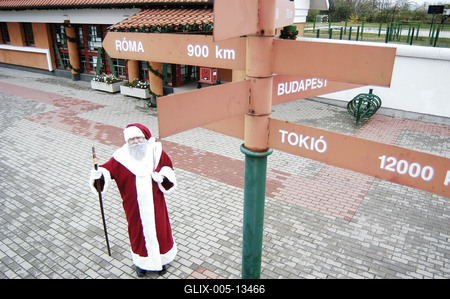 A nagykarácsonyi Mikulás-stock-foto