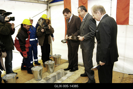 Elhelyezték az M6-os alapkövét-stock-foto