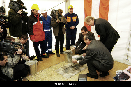 Elhelyezték az M6-os alapkövét-stock-foto