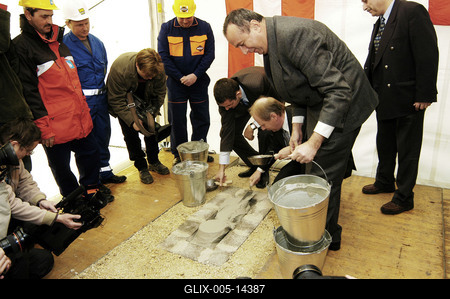 Elhelyezték az M6-os alapkövét-stock-foto