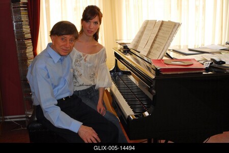 Tunyogi Henriett és Vásáry Tamás-stock-foto