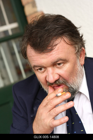 Állomás - A Duna TV saját gyártású sorozata-stock-foto