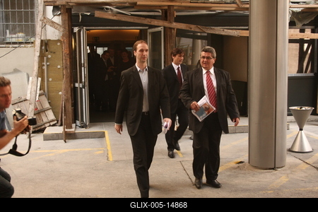 Indul az adóalany centrikus adatszolgáltatási modell-stock-foto