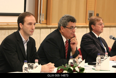 Indul az adóalany centrikus adatszolgáltatási modell-stock-foto