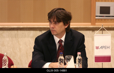 Indul az adóalany centrikus adatszolgáltatási modell-stock-foto