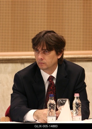 Indul az adóalany centrikus adatszolgáltatási modell-stock-foto