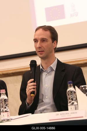 Indul az adóalany centrikus adatszolgáltatási modell-stock-foto