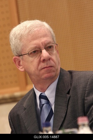 Indul az adóalany centrikus adatszolgáltatási modell-stock-foto