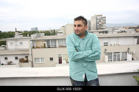 Bea asszony sminkelni tanul-stock-foto