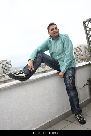 Bea asszony sminkelni tanul-stock-foto