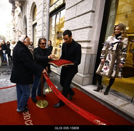 Roberto Cavalli Divatház nyílt az Andrássy úton-stock-foto