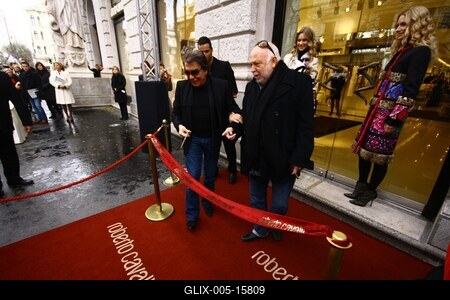 Roberto Cavalli Divatház nyílt az Andrássy úton-stock-foto