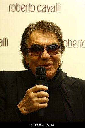 Roberto Cavalli Divatház nyílt az Andrássy úton-stock-foto