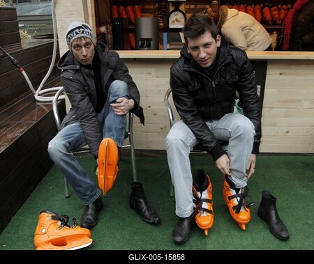 Új műjégpálya nyílt a Corvin Bevásárlóközpont tetején-stock-foto