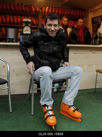 Új műjégpálya nyílt a Corvin Bevásárlóközpont tetején-stock-foto