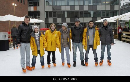Új műjégpálya nyílt a Corvin Bevásárlóközpont tetején-stock-foto