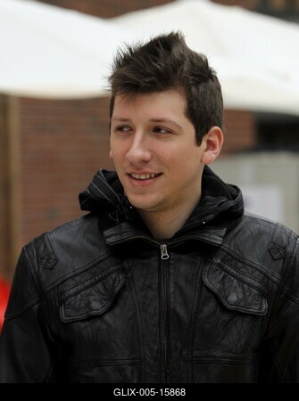 Új műjégpálya nyílt a Corvin Bevásárlóközpont tetején-stock-foto