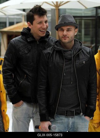 Új műjégpálya nyílt a Corvin Bevásárlóközpont tetején-stock-foto