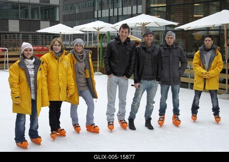 Új műjégpálya nyílt a Corvin Bevásárlóközpont tetején-stock-foto