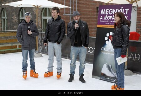 Új műjégpálya nyílt a Corvin Bevásárlóközpont tetején-stock-foto