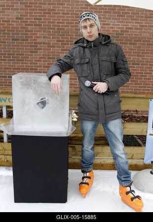 Új műjégpálya nyílt a Corvin Bevásárlóközpont tetején-stock-foto