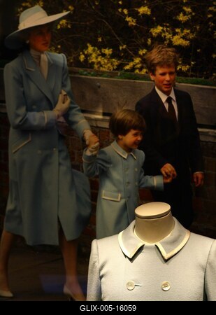 Kiállítás Diana hercegnő személyes tárgyaiból-stock-foto