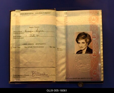 Kiállítás Diana hercegnő személyes tárgyaiból-stock-foto