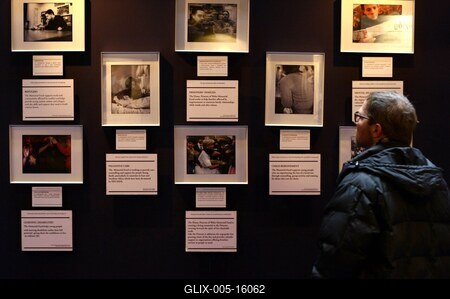 Kiállítás Diana hercegnő személyes tárgyaiból-stock-foto
