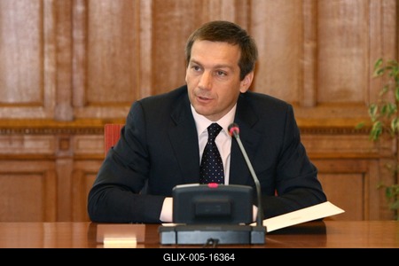 Bajnai Gordon miniszterelnök megnyitja az új kormány első ülését-stock-foto