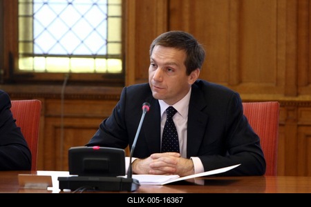 Bajnai Gordon miniszterelnök megnyitja az új kormány első ülését-stock-foto